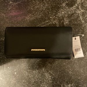 BCBG wallet